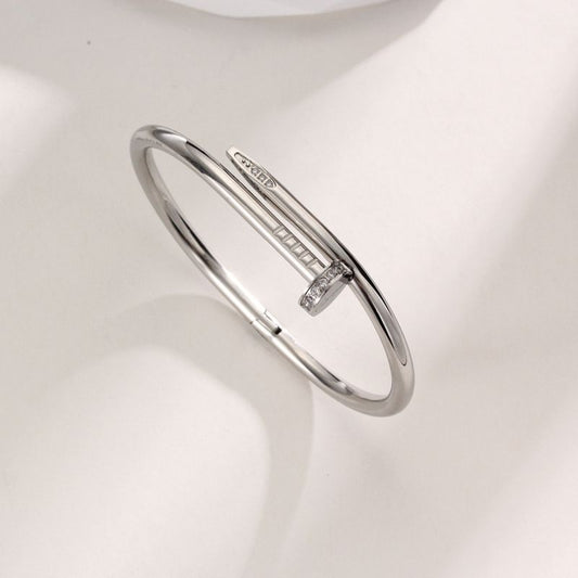 Pulsera clavo con brillantes plata
