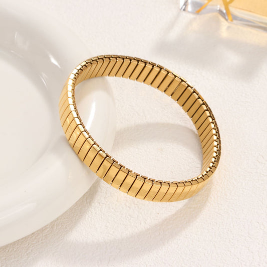 Pulsera dorada delgada